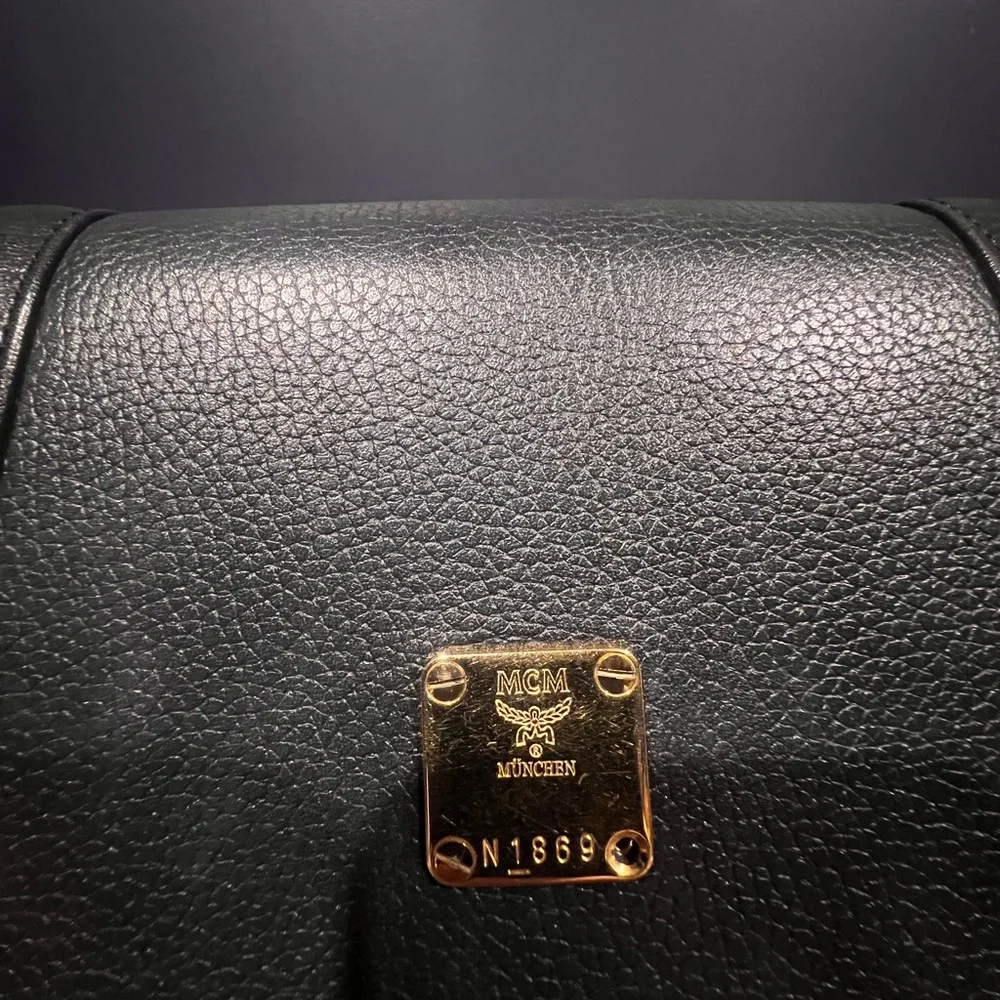 Black Leather Crossbody Bag - Picture 2 of 10